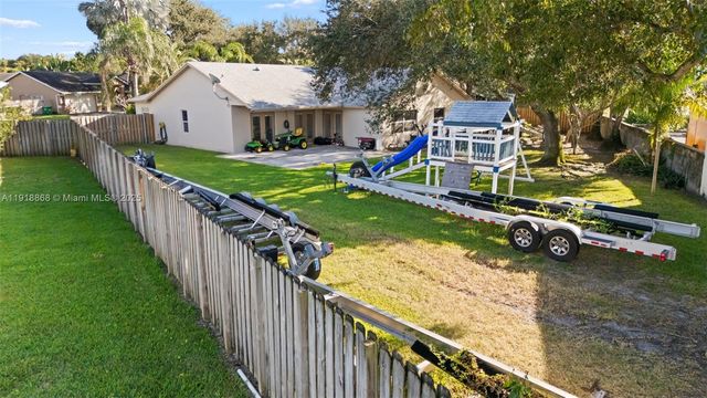 4201 SW 78th Dr, Davie, FL 33328