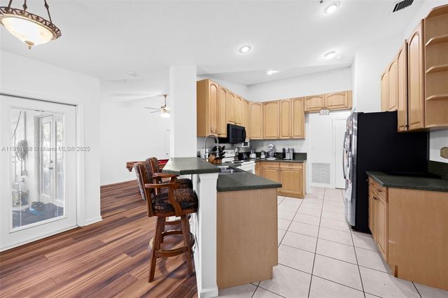 4201 SW 78th Dr, Davie, FL 33328