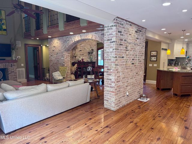 236 Sawbridge Drive, Ridgeland, MS 39157