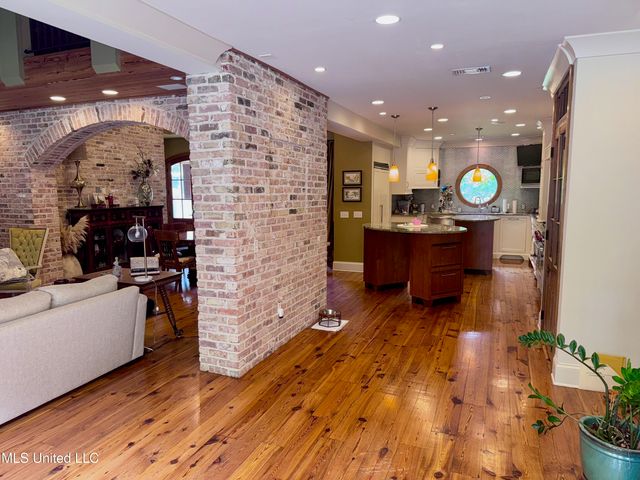 236 Sawbridge Drive, Ridgeland, MS 39157