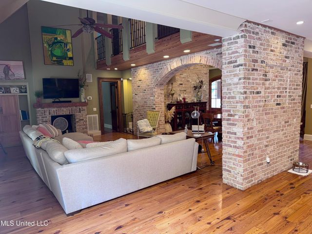 236 Sawbridge Drive, Ridgeland, MS 39157