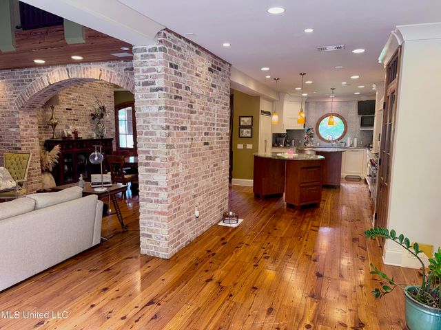 236 Sawbridge Drive, Ridgeland, MS 39157