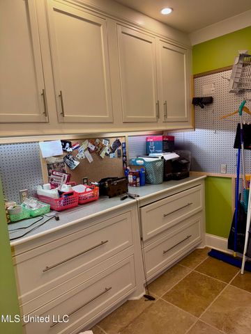 236 Sawbridge Drive, Ridgeland, MS 39157