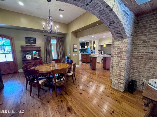 236 Sawbridge Drive, Ridgeland, MS 39157