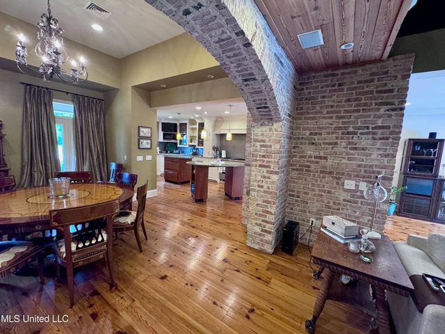 236 Sawbridge Drive, Ridgeland, MS 39157