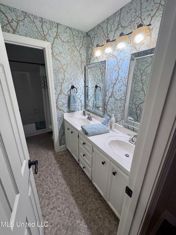 236 Sawbridge Drive, Ridgeland, MS 39157