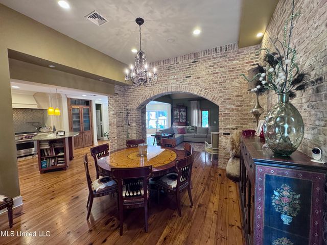 236 Sawbridge Drive, Ridgeland, MS 39157