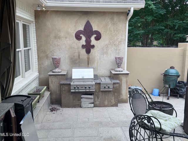 236 Sawbridge Drive, Ridgeland, MS 39157