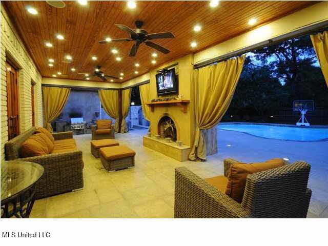 236 Sawbridge Drive, Ridgeland, MS 39157