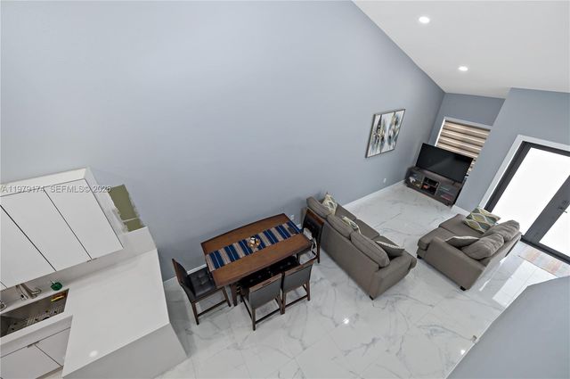 9046 NW 121st Ter 90, Hialeah Gardens, FL 33018