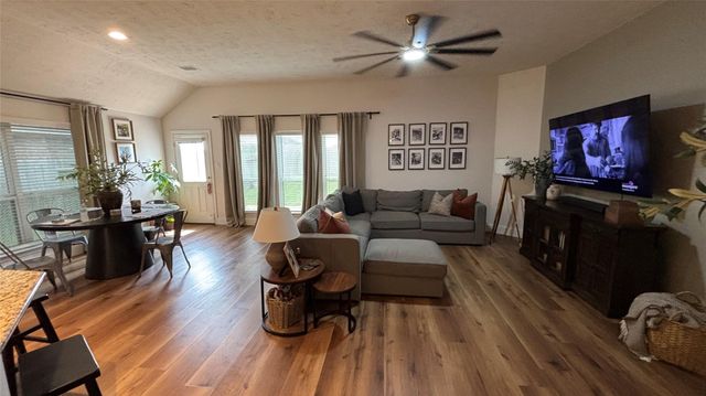 9810 Shimmering Lakes Drive, Rosharon, TX 77583