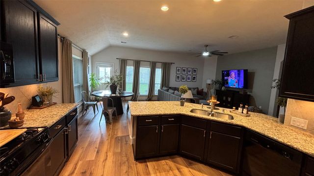 9810 Shimmering Lakes Drive, Rosharon, TX 77583