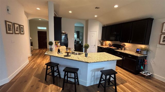 9810 Shimmering Lakes Drive, Rosharon, TX 77583