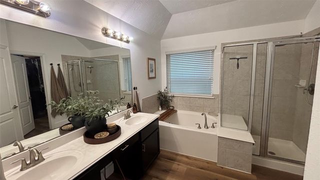 9810 Shimmering Lakes Drive, Rosharon, TX 77583