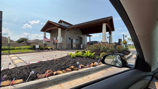 9810 Shimmering Lakes Drive, Rosharon, TX 77583