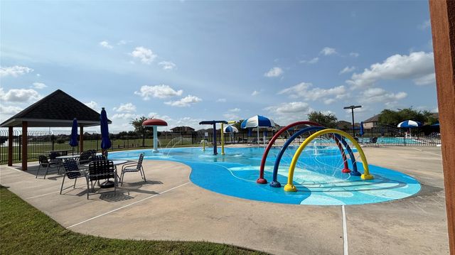 9810 Shimmering Lakes Drive, Rosharon, TX 77583