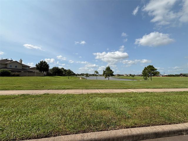 9810 Shimmering Lakes Drive, Rosharon, TX 77583