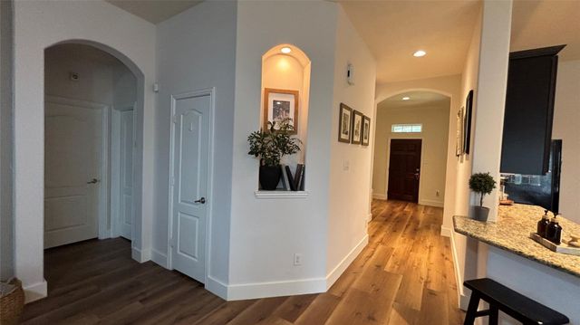 9810 Shimmering Lakes Drive, Rosharon, TX 77583