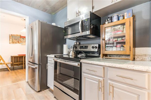 9004 E 65TH Terrace, Raytown, MO 64133