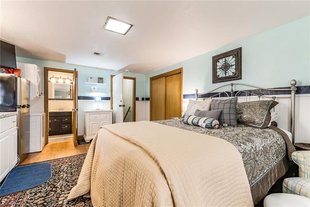 9004 E 65TH Terrace, Raytown, MO 64133