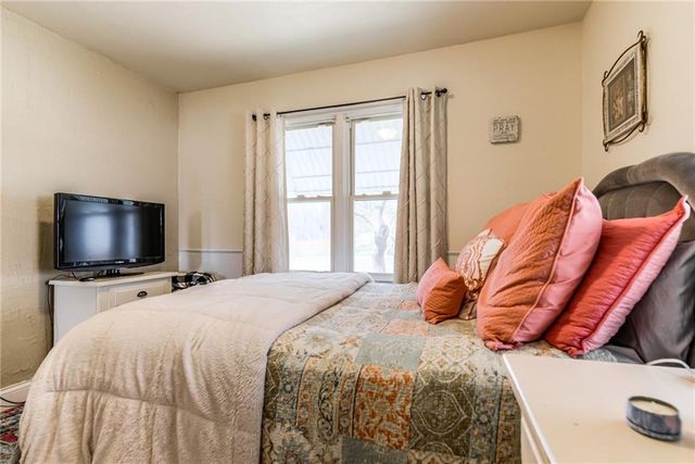 9004 E 65TH Terrace, Raytown, MO 64133