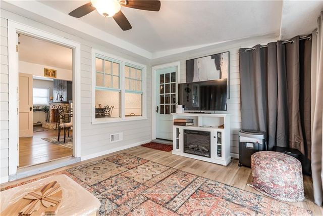 9004 E 65TH Terrace, Raytown, MO 64133