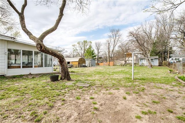 9004 E 65TH Terrace, Raytown, MO 64133