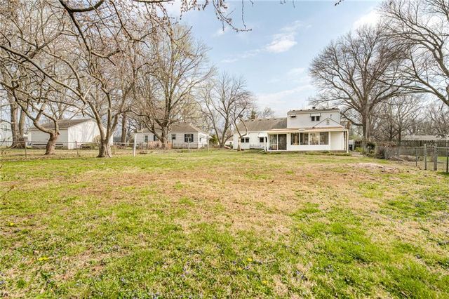 9004 E 65TH Terrace, Raytown, MO 64133