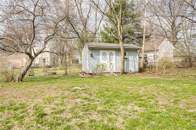 9004 E 65TH Terrace, Raytown, MO 64133