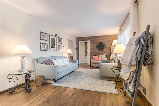 9004 E 65TH Terrace, Raytown, MO 64133