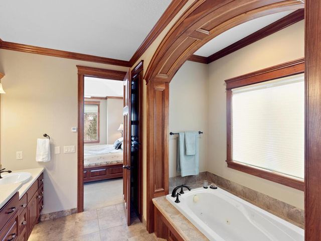 3673 Lerive Way, Chaska, MN 55318