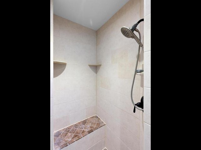 3673 Lerive Way, Chaska, MN 55318