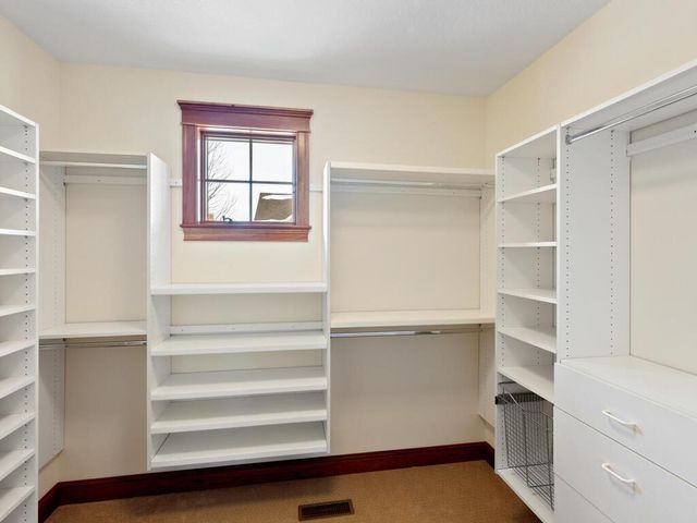 3673 Lerive Way, Chaska, MN 55318