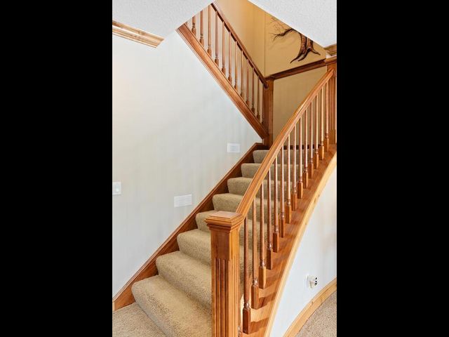 3673 Lerive Way, Chaska, MN 55318