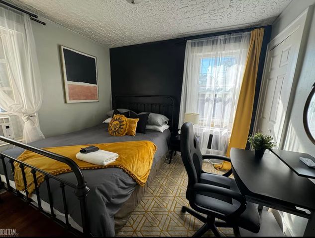 17215 Warrington Drive, Detroit, MI 48221