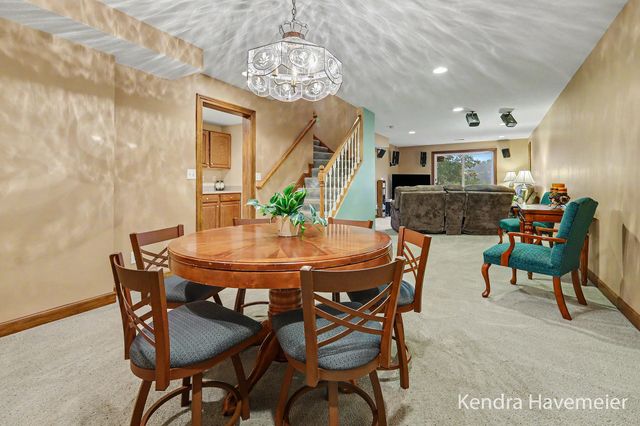2480 Rolling Meadow Drive Ne, Plainfield Twp, MI 49306