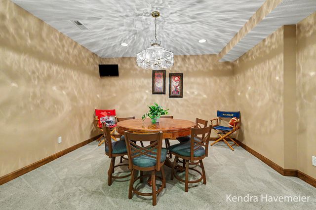 2480 Rolling Meadow Drive Ne, Plainfield Twp, MI 49306