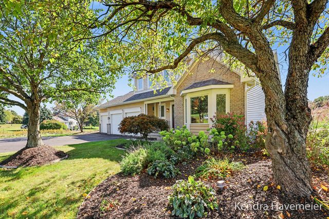 2480 Rolling Meadow Drive Ne, Plainfield Twp, MI 49306