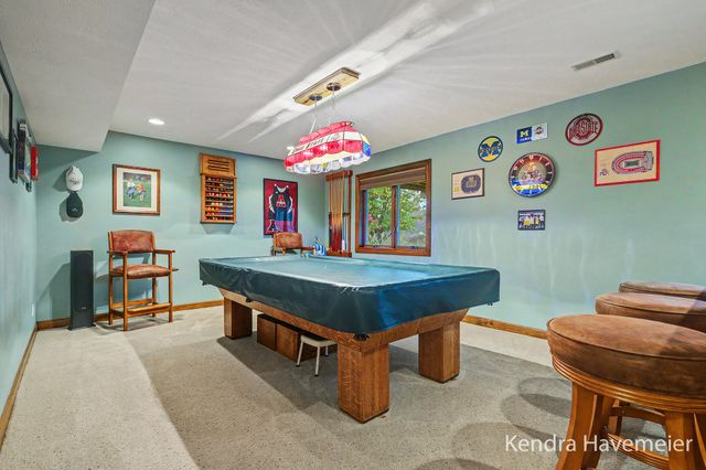 2480 Rolling Meadow Drive Ne, Plainfield Twp, MI 49306