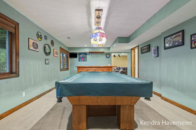 2480 Rolling Meadow Drive Ne, Plainfield Twp, MI 49306