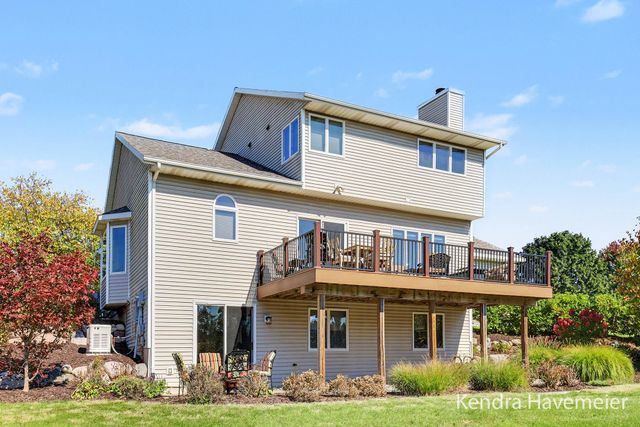 2480 Rolling Meadow Drive Ne, Plainfield Twp, MI 49306