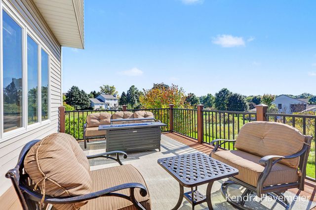 2480 Rolling Meadow Drive Ne, Plainfield Twp, MI 49306
