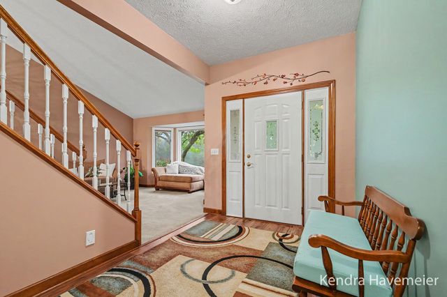 2480 Rolling Meadow Drive Ne, Plainfield Twp, MI 49306