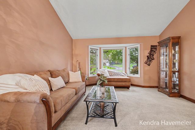 2480 Rolling Meadow Drive Ne, Plainfield Twp, MI 49306