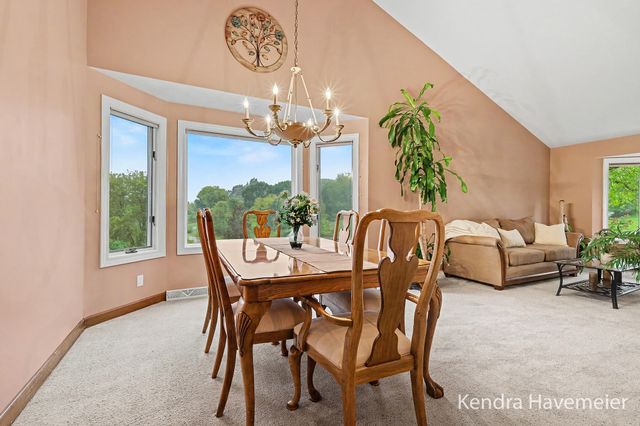 2480 Rolling Meadow Drive Ne, Plainfield Twp, MI 49306