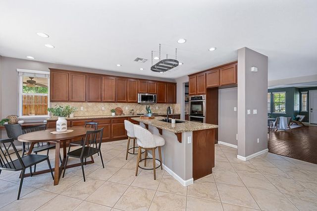 2599 Vaquero Vista Dr, Auburn, CA 95603