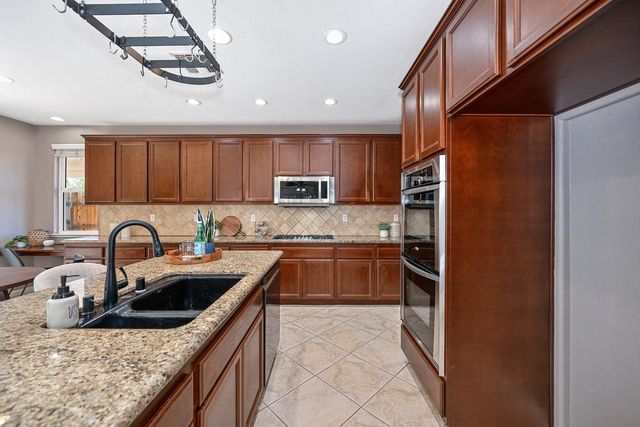 2599 Vaquero Vista Dr, Auburn, CA 95603