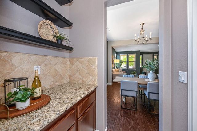 2599 Vaquero Vista Dr, Auburn, CA 95603
