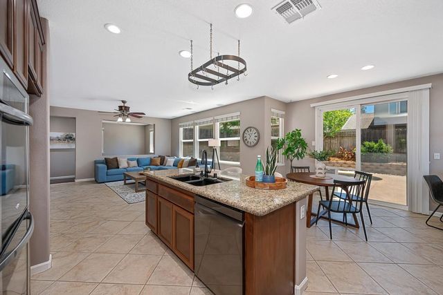 2599 Vaquero Vista Dr, Auburn, CA 95603