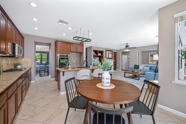 2599 Vaquero Vista Dr, Auburn, CA 95603